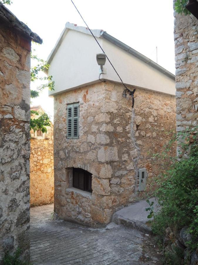 Mi Sestre - Studio Apartment Hvar Vrisnik Jelsa  Bagian luar foto